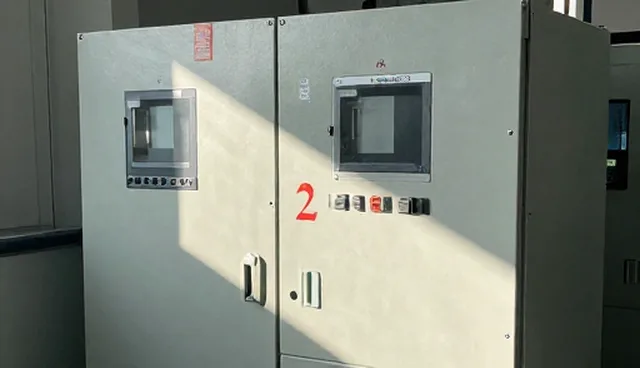 PLC控制柜性能影响因素分析与适用场景建议